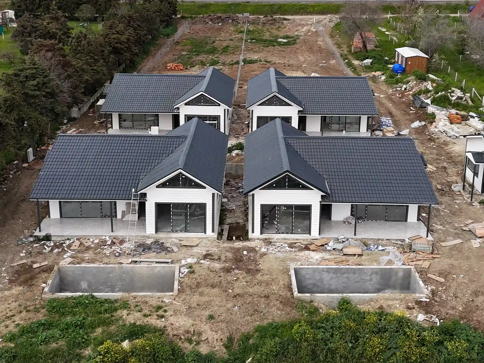 Prefabrik ev ve betonarme ev karşılaştırma görseli